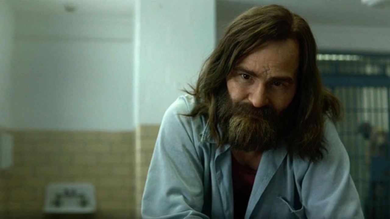 等不及！神劇《破案神探》第二季預告曝光　大衛芬奇回鍋揭露邪教首領「查理曼森」驚悚內心！　