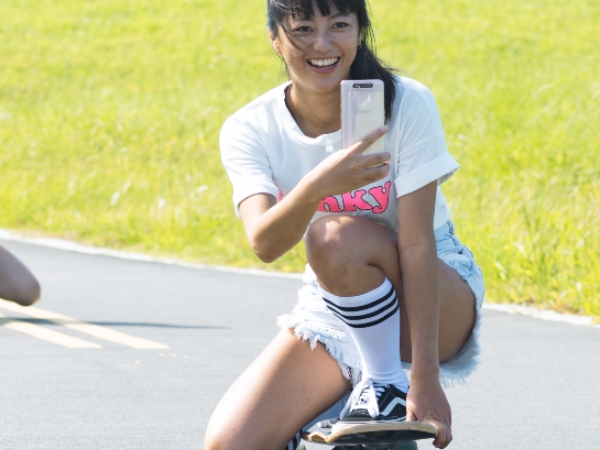話題王 Samsung Galaxy A80 來了！超 SKR「創新翻轉鏡頭」保證你拿出手機就躁動全場！