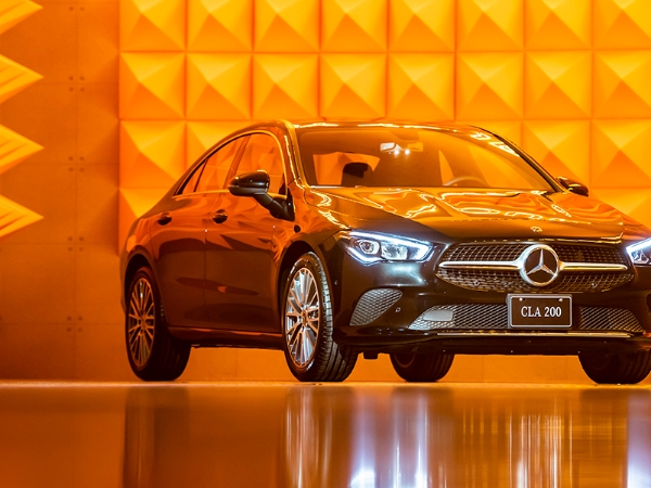 除了 Yeezy、Bape 你還需要一台 Benz！賓士全新四門跑車new CLA 正式上市　準備一起飆高速！