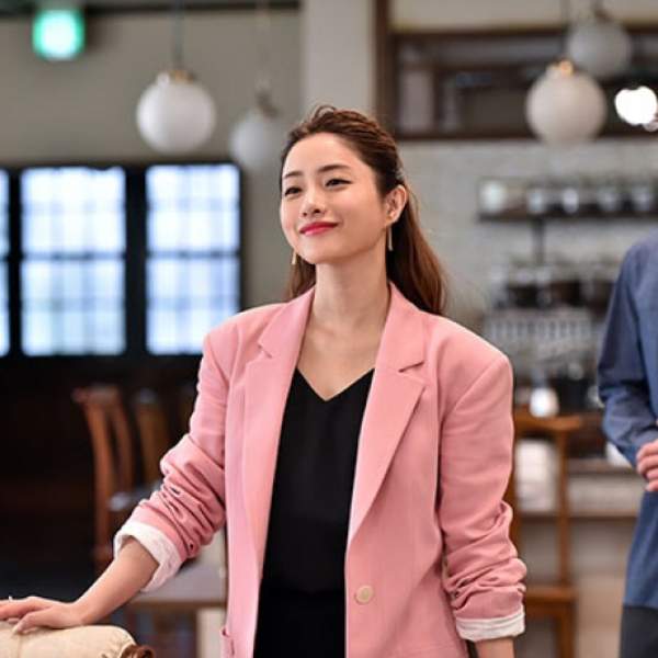 不輸 IU！《Heaven 天國餐館》石原聰美靠這 3 大「關鍵單品」讓霸氣 OL 裝一點都不老氣！