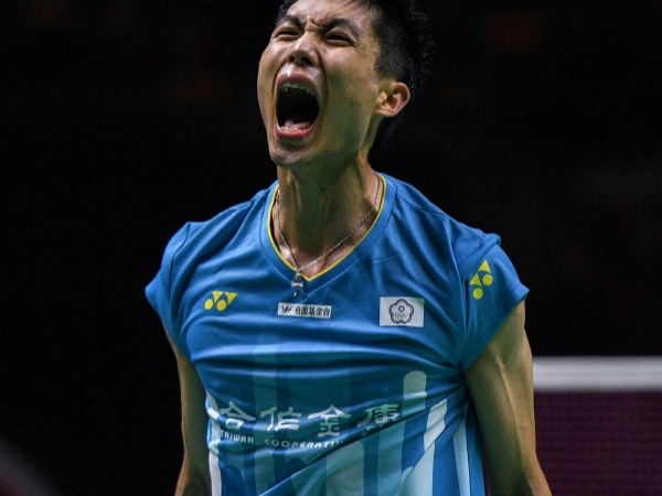 超級大心臟！周天成連續化解 4 記冠軍點逆轉奪冠　世界羽聯 BWF 轉貼影片狂讚：「太戲劇性了！」