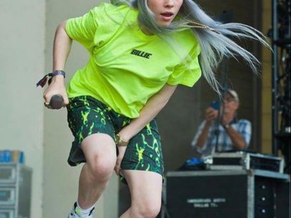 Billie Eilish 真正神曲！交響樂團大陣仗演奏〈Bad Guy〉，歌迷驚「這改編也超好聽」！