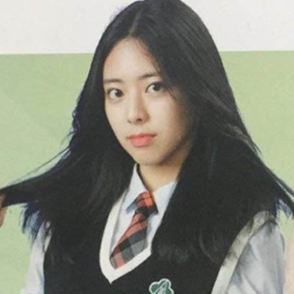 這不是子瑜？ITZY 門面擔當 Yuna 「遠古舊照」曝光 網友：又一位吃漂亮長大的女星⋯