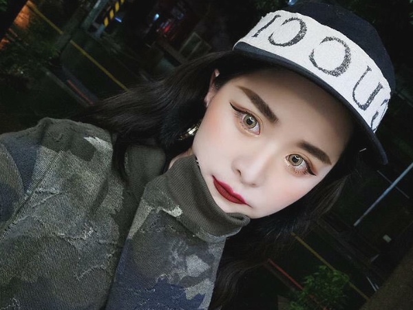 這麼辣！客人受得了嗎？潮妹設計師 Abby 就靠這 3 招小技巧，輕鬆搭出高質感潮穿搭！