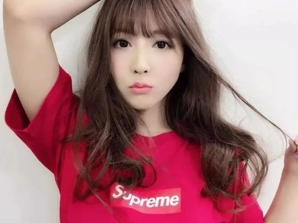 AV 圈最潮女優就是她！ D 槽女神三上悠亞不只有「童顏巨乳」還有一堆你我都超想要的潮物！