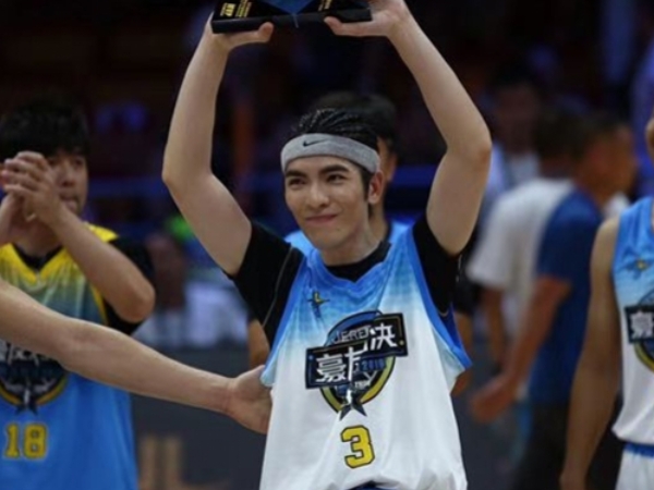 蕭敬騰爆砍46分還賞林書豪超大鍋！重摔手掌受傷依舊勇奪MVP…