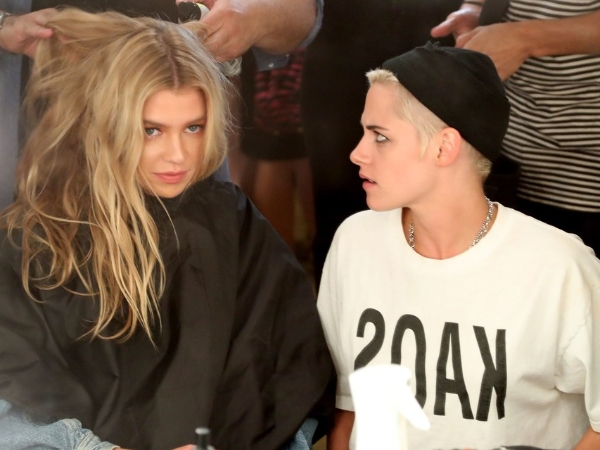 「我讓人看起來就像個混蛋」史都華專訪被問復合女友 Stella Maxwell，她甜蜜回應這一句！