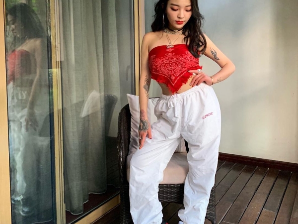 Nike 倒鉤、LV 老爹鞋⋯《有嘻哈》VAVA 不只饒舌連球鞋也帥過你！靠 3 招「球鞋穿搭」辣贏陷阱妹！
