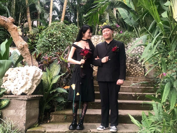 「暗黑系」韓國超模崔素拉結婚了！酷帥風格的她連婚紗也超叛逆！