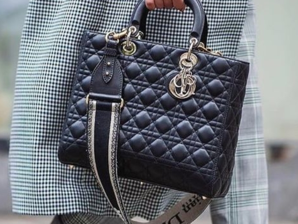 CHANEL 這款最經典？10 款各品牌「必懂精品包」不知道別說自己是老司機！
