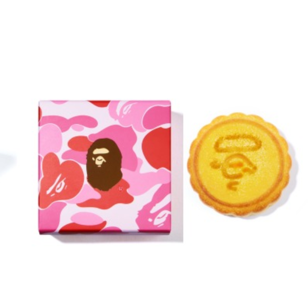 連月餅也要一起潮，完全捨不得吃！A BATHING APE® 攜手香港半島精品店推出限定中秋月餅！