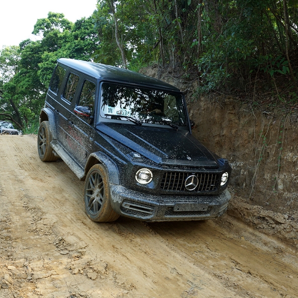 開著要價千萬的 Mercedes-AMG G63  去跑泥巴路是什麼感覺？JUKSY 親自試駕帶你體驗