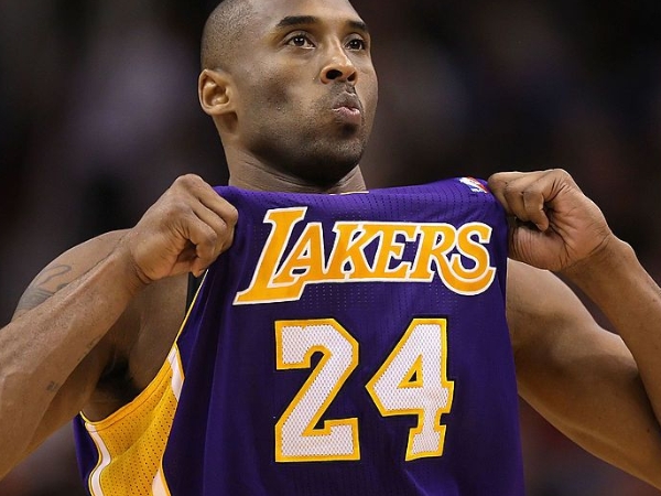 「你們最好派 3 人包夾我！」前 NBA 球員談論 Kobe 巔峰有多狂：「當年他 3 節就砍 60 分！」