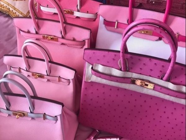 有缺乾女兒嗎？Kylie Jenner「最愛 6 款精品包」大公開，網友：「根本柏金包博物館！」