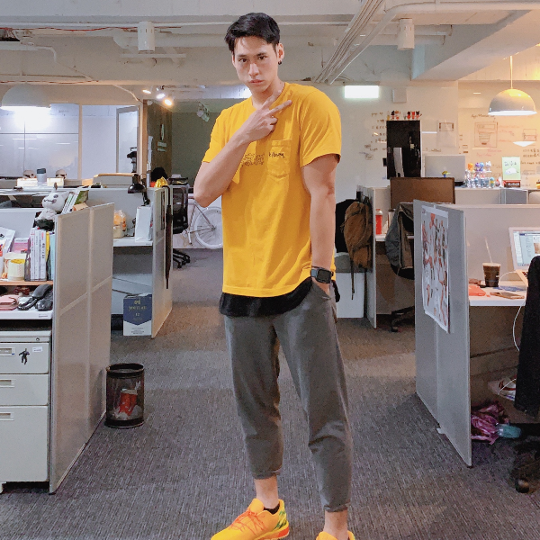 「5 大單品」搞定你的上班日常！其中這件單品讓女同事驚呼：男生露出「那裡」很性感！