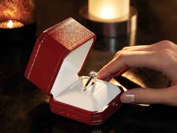 為何從不找代言人?小紅盒打開有交響樂?揭曉 Cartier 21 個「巷仔內才懂」的小秘密!