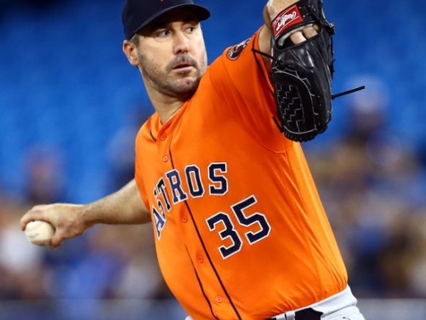 36 歲仍一尾活龍！Justin Verlander 第 3 次「無安打比賽」達成，27 歲名模辣妻向老公甜蜜祝賀！