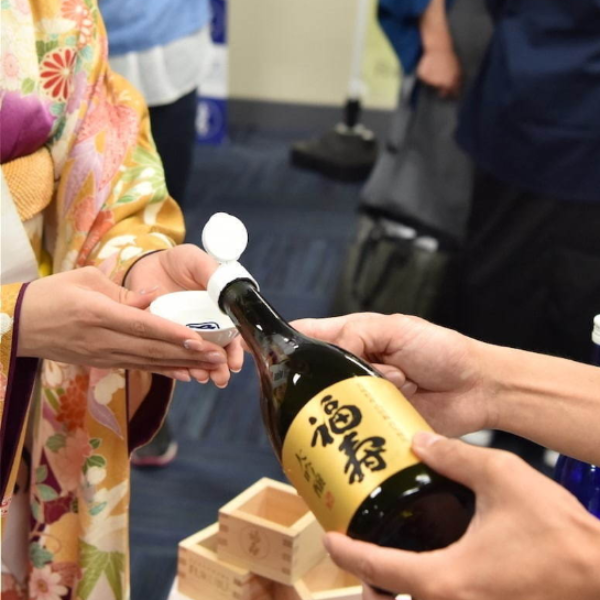 不到 600 台幣就能清酒喝到爽！東京江戶週推出 36 種日本酒任你喝，中秋飛日本喝一波啦！