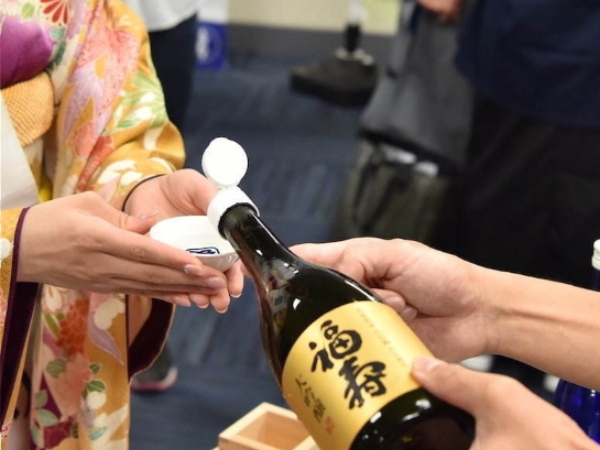 不到 600 台幣就能清酒喝到爽！東京江戶週推出 36 種日本酒任你喝，中秋飛日本喝一波啦！