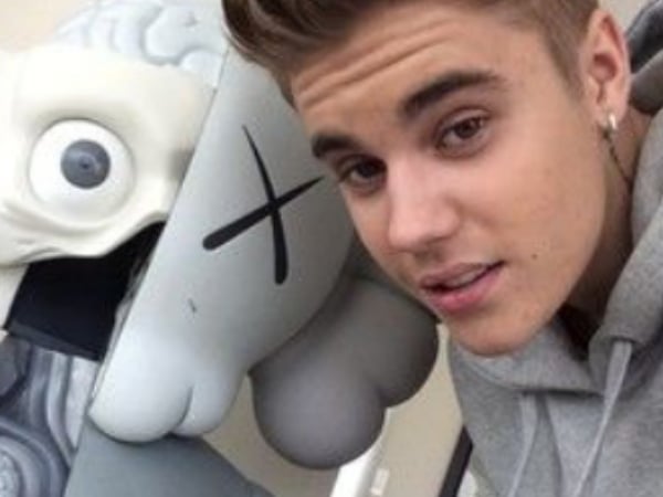 小賈真的是「潮流人生勝利組」!一窺 Justin Bieber 私密收藏,這泳池根本是潮流人夢想!