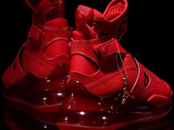 Nike Air Max 720 肥大厚氣墊科技持續延伸!「就是要增高」720 氣墊搭載混血鞋款 TOP.5