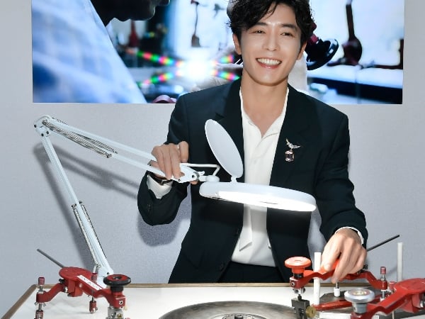 快 tag 他!Tiffany & Co. 佛心活動讓你的木頭男友秒學會「挑求婚戒秘訣」!