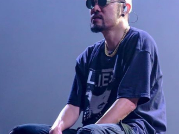 台饒 OG 熱狗也被燒到！今年潮流少年董都要的「火焰球鞋」，沒跟上你就註定不火了！