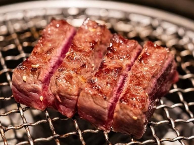 2023 台中燒肉店推薦／Dcard、PTT 網友大推這 5 家 ，人氣不輸屋馬跟茶六！