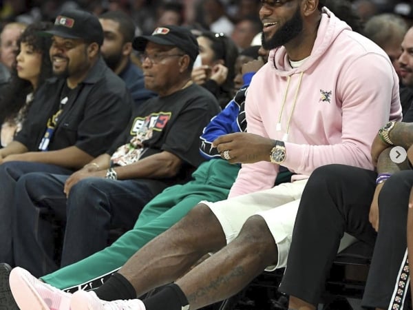 連 LeBron James 都愛耍「粉」味！嚴選 5 雙「粉色系球鞋」激增你的桃花運