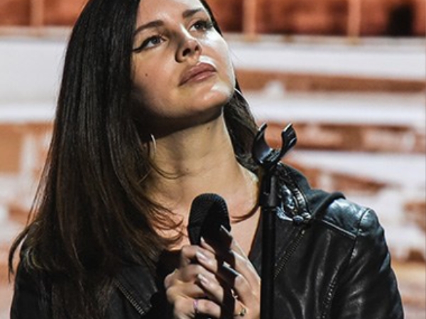 Lana Del Rey 翻唱亞莉安娜名曲〈Break Up With Your Girlfriend, I'm Bored 〉,迷幻風格一聽就淪陷!
