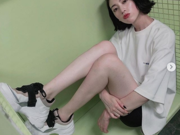 周杰倫新歌〈說好不哭〉MV 女主角三吉彩花是誰？身高 171 公分正妹可甜美也能酷帥！