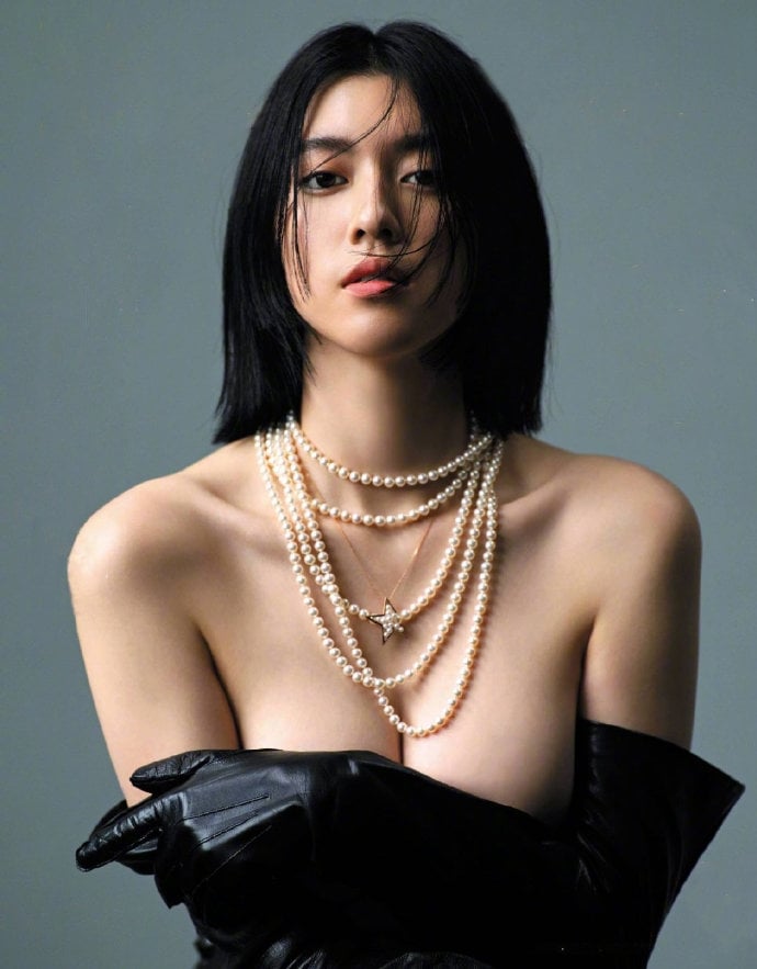 三吉彩花