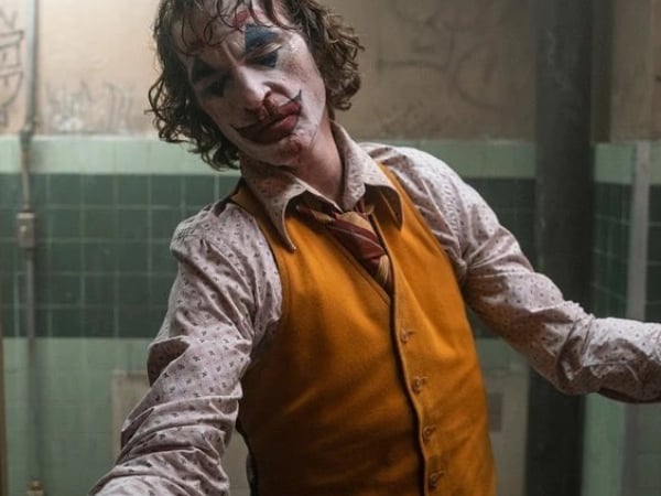 下月初上映!DC 新版《小丑》電影院版正式片長曝光,導演透露剪掉了多達半小時的戲份⋯