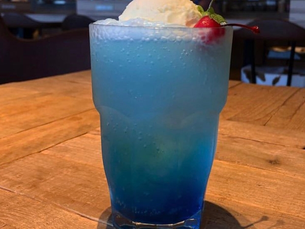 日本這間咖啡廳只是改變飲料擺盤方式,銷量直接爆增 5 倍!