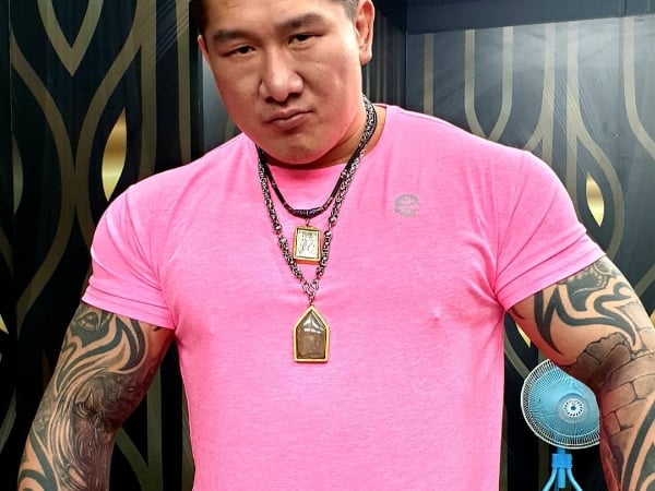 全台最紅 Youtuber 冠軍出爐…80 萬訂閱爽贏一票人！「蔡阿嘎」輸慘還曾被他壓在地上打！