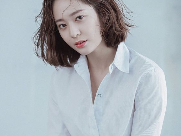 完美身材「隆系假」!LISA 肩膀超寬、秀智小腹超明顯?揭秘 10 位女星的「身材缺點」都是怎麼遮的?