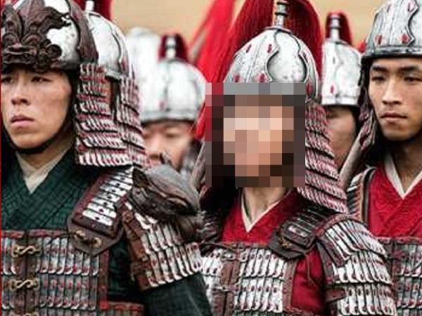 不知是女郎!迪士尼真人版《花木蘭》新劇照,劉亦菲「女扮男裝」代父從軍樣貌曝光!