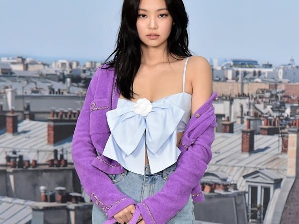 BLACKPINK 也有「凸槌」的時候?4 人時裝週美度大 PK,Jennie 的「奇葩造型」意外引論戰!