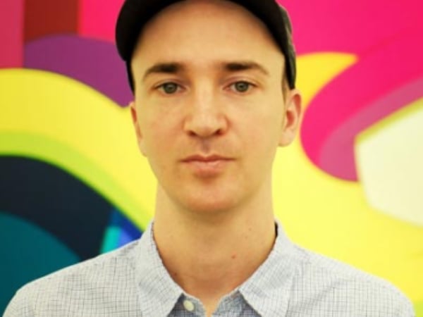 就連 KAWS 也踢到鐵板！網迷暴動湧入，百萬名畫因「政治問題」竟被下架禁賣