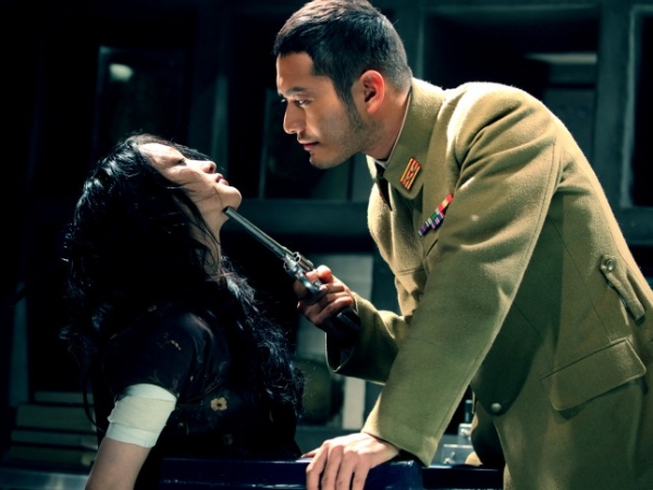 還記得這部經典諜報片嗎？《風聲》滿上映 10 周年紀念，周迅演技令人難忘！