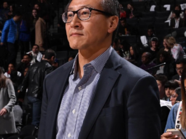 「這已經嚴重觸犯到中國球迷的底線！」NBA 籃網老闆蔡崇信針對「中國抵制 NBA」一事發表看法