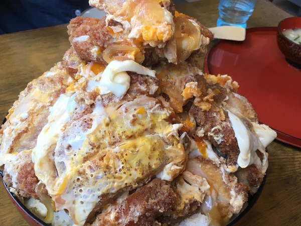 不怕你吃只怕你吃到吐!7 家日本大胃王美食挑戰,全部吃完還送你獎金!