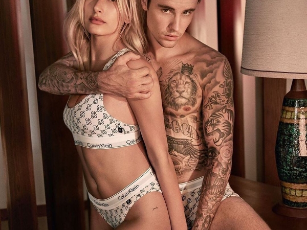 慶祝 Calvin Klein 五十週年，小賈斯汀和海莉同框親密放閃