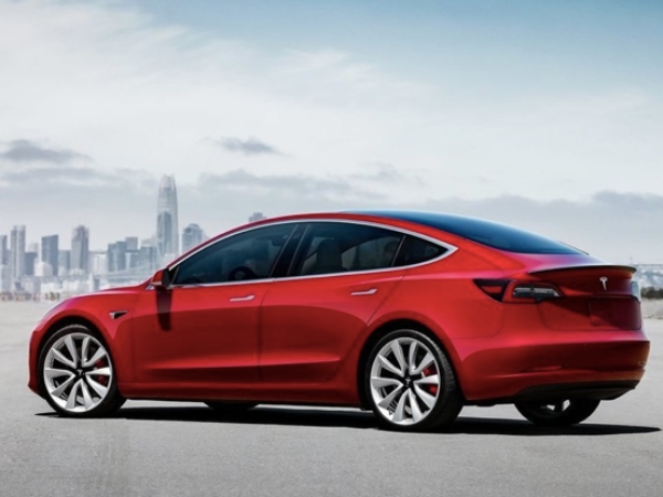 你有聽過綿羊叫或是放屁的汽車喇叭聲?TESLA 近日將認真推出客製化喇叭聲效
