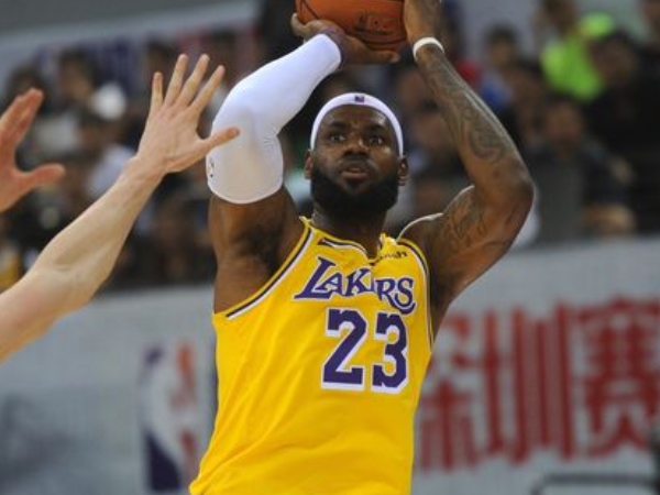 剛好 1100 分，詹皇新賽季將超越 KOBE！即將迎接歷史第三