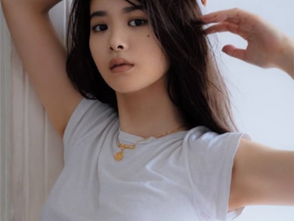 D 奶巨乳超凶！日本女星馬場富美加登封面「挑戰上空秀」，惹火挺拔雙峰原來靠「自摸」？！