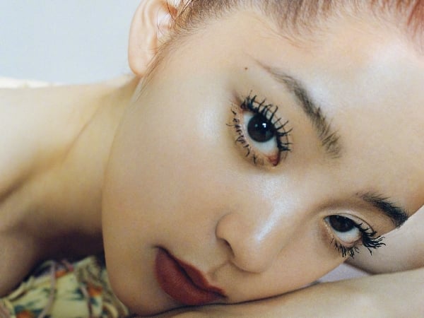 【明星也會醜】星二代又出包?歐陽娜娜美照見「妝容 Bug」!驚嚇到讓酸民直喊:我常犯啊⋯