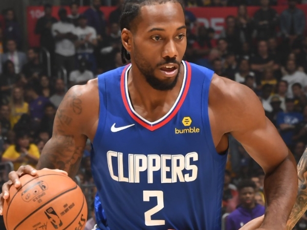 NBA 速報 ／ 詹皇也攔不住！洛城大戰 Kawhi Leonard 狂砍 30 分，快艇擊退湖人收下本季首勝！