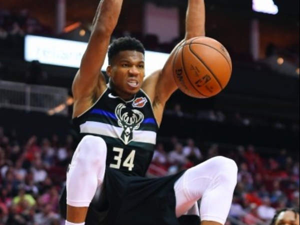 NBA 速報 ／ 猛獸出閘！字母哥狂轟 30 分大三元率公鹿擊墜火箭，賞給 Harden「追魂鍋」太兇殘！
