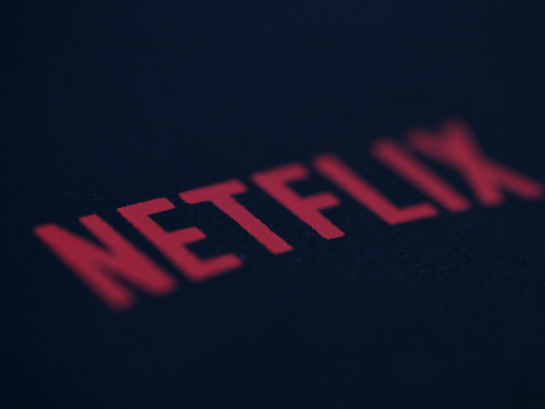消費者哭哭!NETFLIX 將嚴格限制帳號共享,就要你乖乖掏腰包啦!